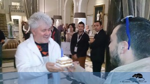 Felicitando a Pedro Almodóvar por su cumpleaños